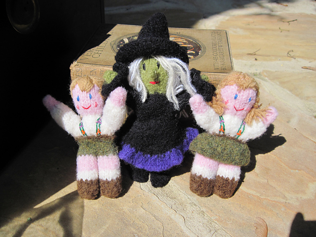 Hansel and Gretel and the Witch walkabouts