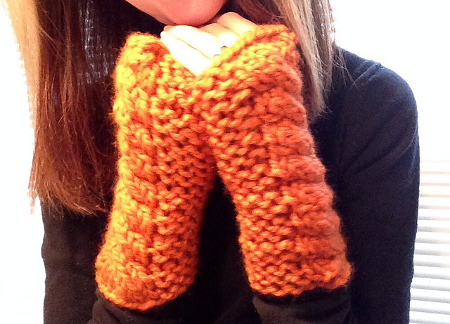 Simple Cabled Wristers
