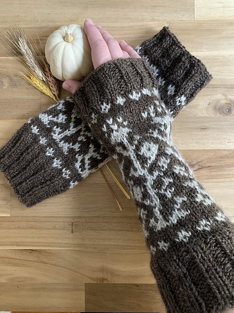 Vines Entwined Arm Warmers