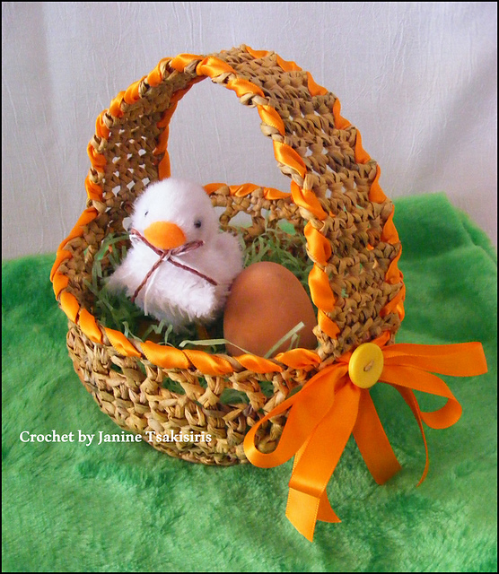 Streamer Easter Basket