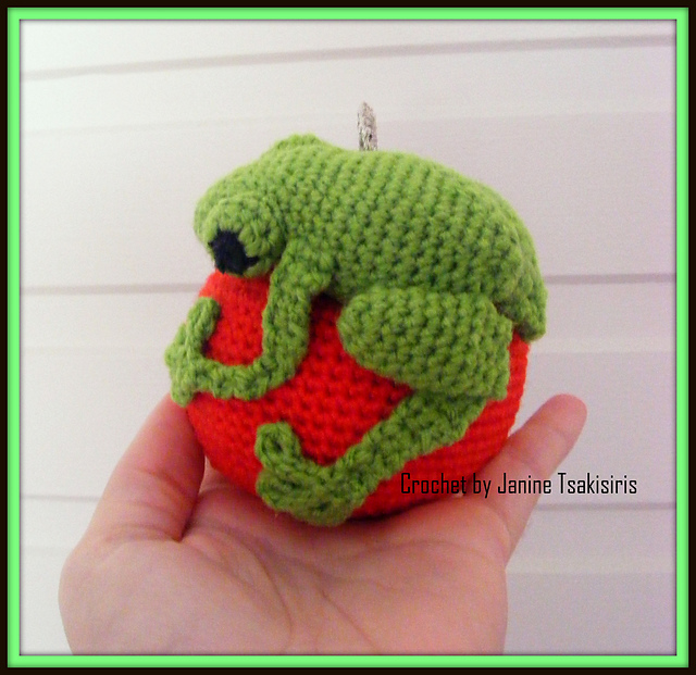 Christmas Critter Green Tree Frog