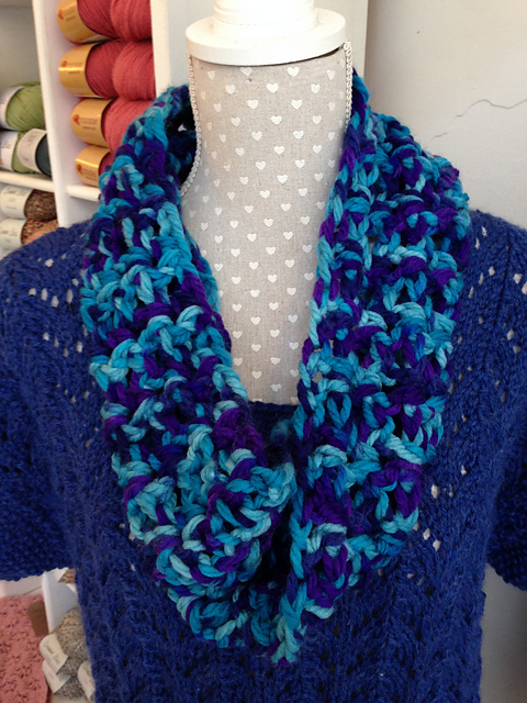 Mobius Cowl