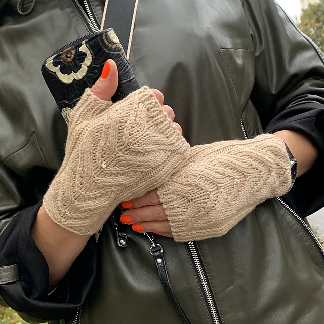 Code Mittens Ravelry: Romantic mittens pattern by Natalia Egorova