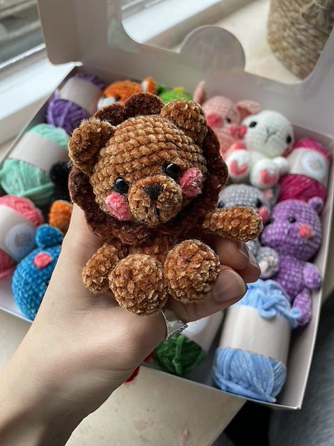 Lion out of the box