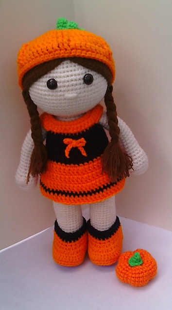 Maya Halloween outfit