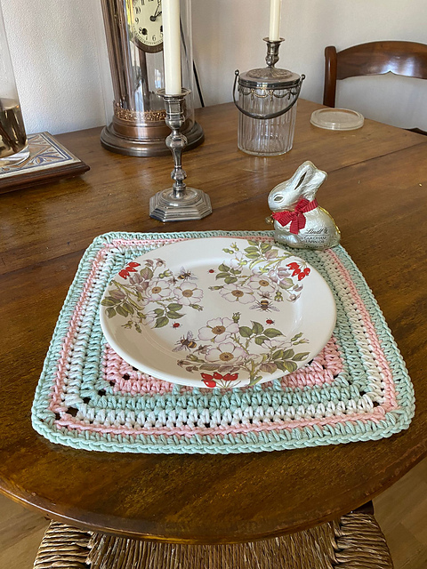 Alpine Holiday Table Set