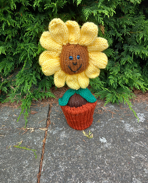 Ravelry: Loom Knit a Sunflower pattern by Vanessa Forde