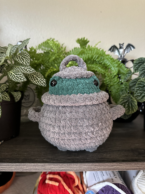 Froggie Cauldron Plushie