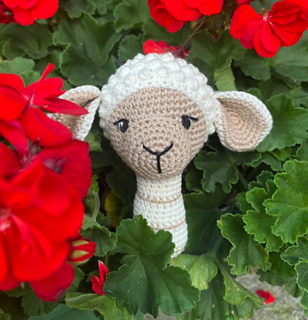Lamb Rattle