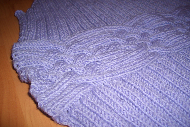 # 20 Rippenpulli mit Zopfbordüre