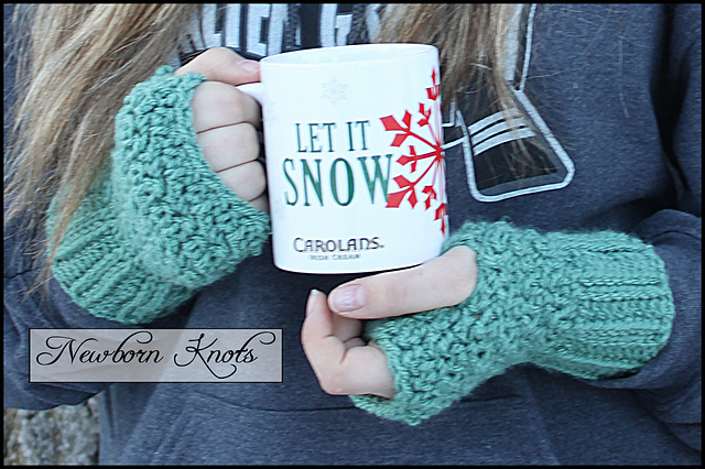 #102 Apricity Fingerless Gloves