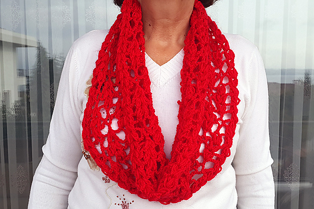 Infinity Cowl