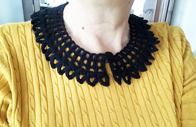 Lacy Collar