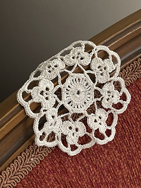 Flower Coaster, Doily