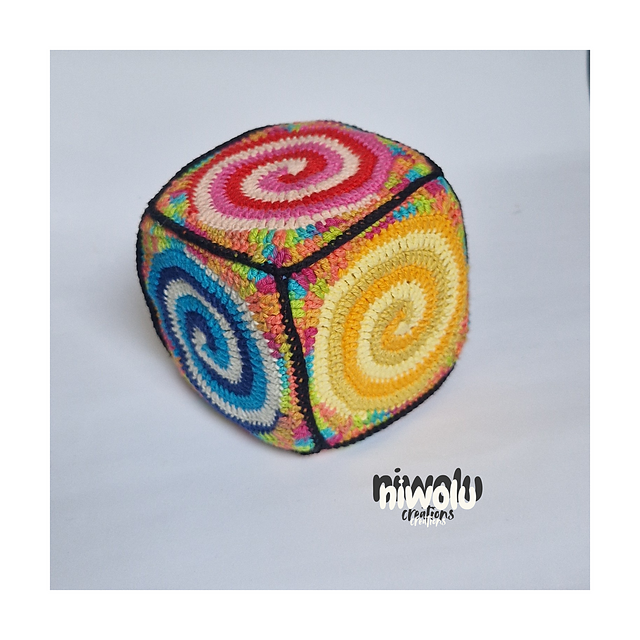 Granny square building block spirals