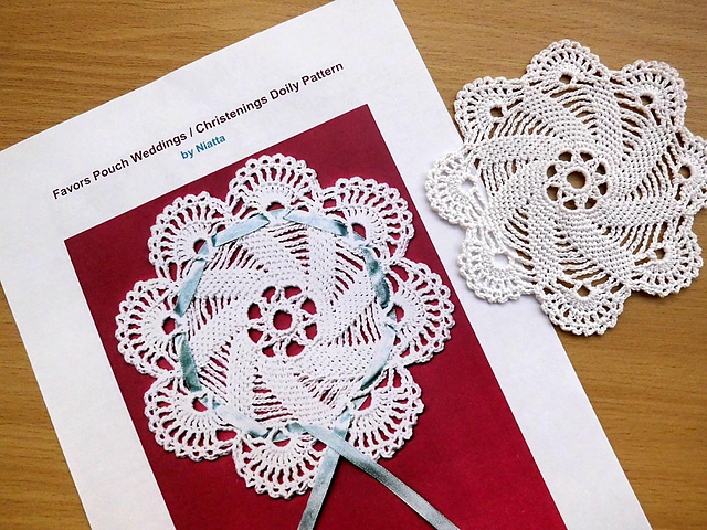 Bonbon Jar Cover Doily