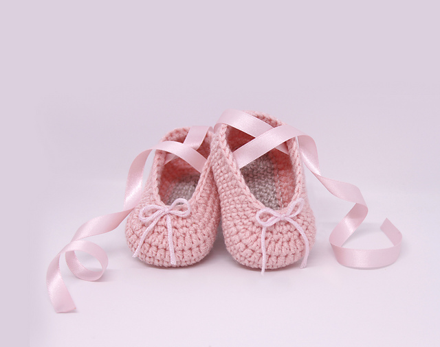 Ravelry Baby Ballet Shoes pattern by Nice and Cosee