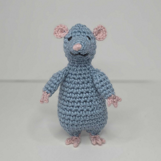 Standing Rat
