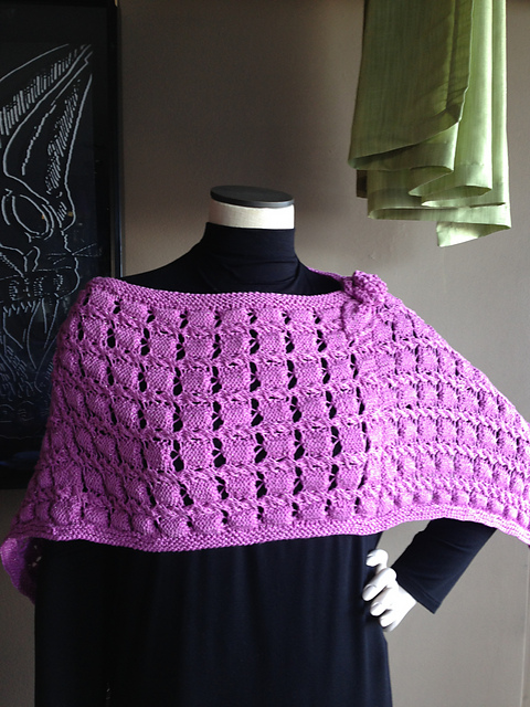 Boxed Lace Capelet