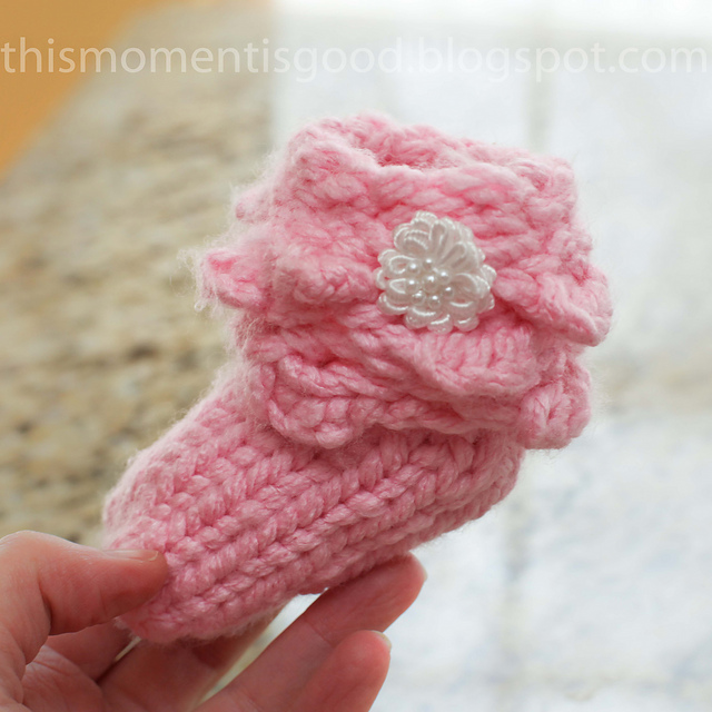Scallop Baby Bootie