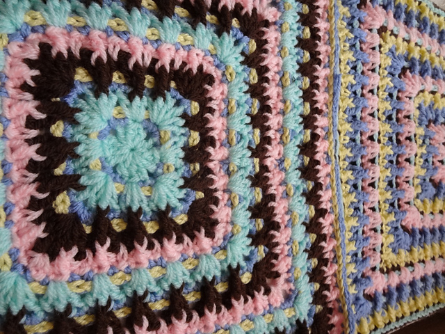 Twist & Shake Square