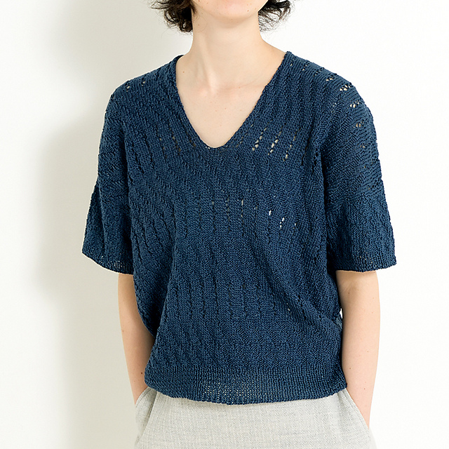 p.43 Navy Pullover