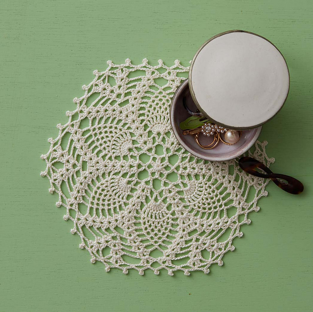 p.06 Pineapple doily