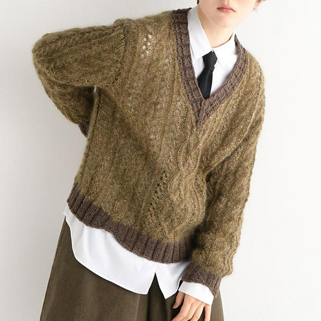 p.100 V neck Pullover