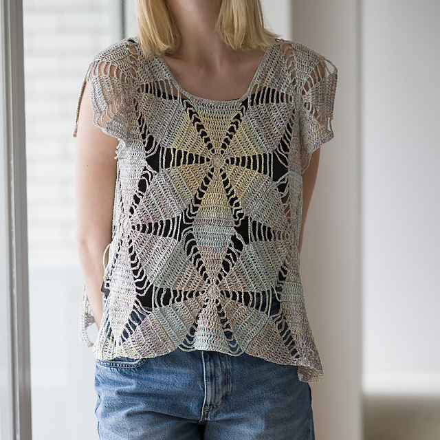Q Hexagon Motif Top