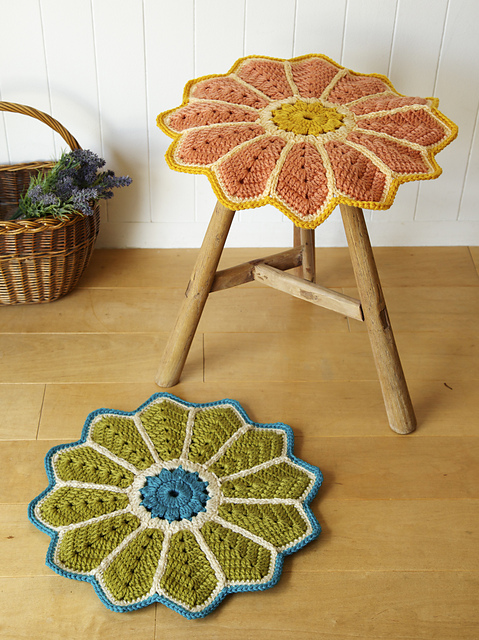 Marguerite seat cushion