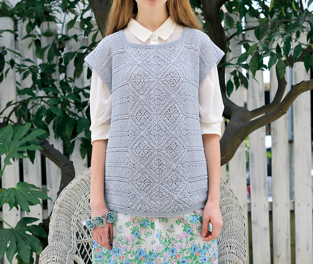 Pullover with square patterns