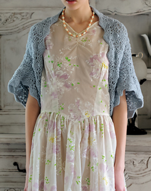 p.40 Leaf-patterned Shrug