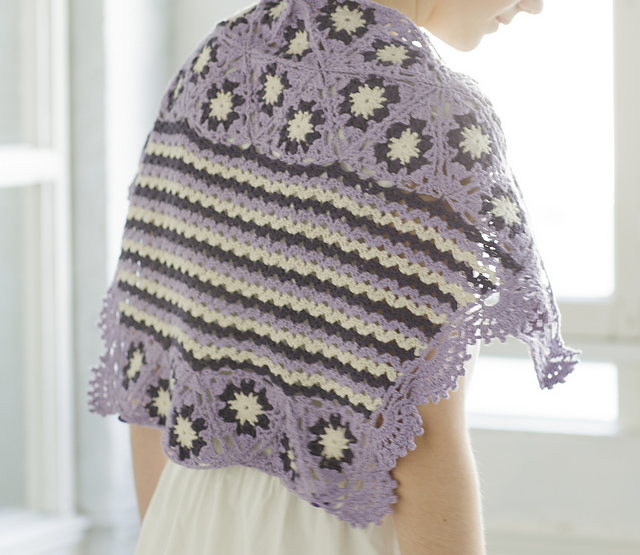 Trapezoidal Shawl with Join-along Motifs