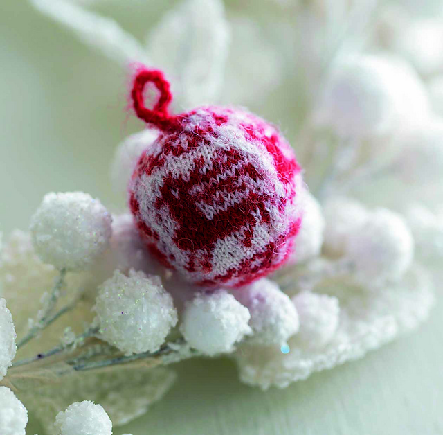 p.29 Reindeer Christmas ball