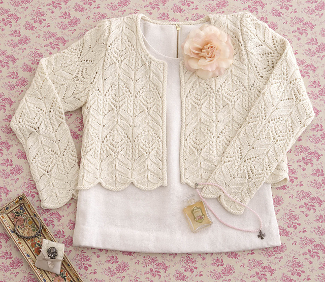 Ravelry 04 Winter White Cardigan pattern by Hitomi Shida (志田 ひとみ)