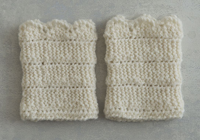 H. Lace Pattern Handwarmer（レース模様）