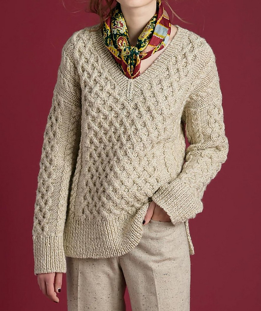 p.93　Bulky Pullover (V-neck)