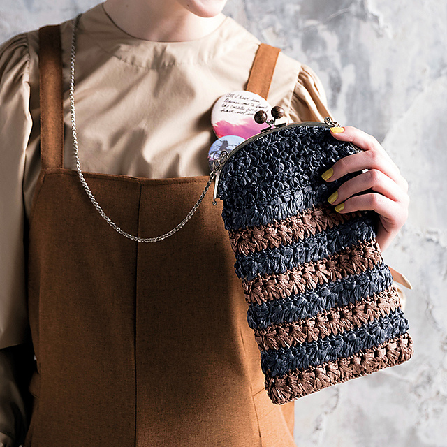 p.32 Gamaguchi long pochette
