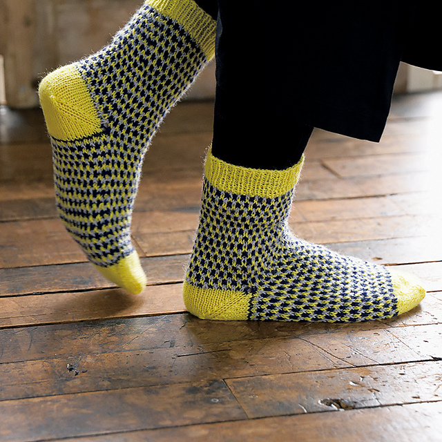 p.31 Long Life socks(slip stitches)