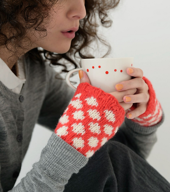 #29 Polka Dot Wristwarmer
