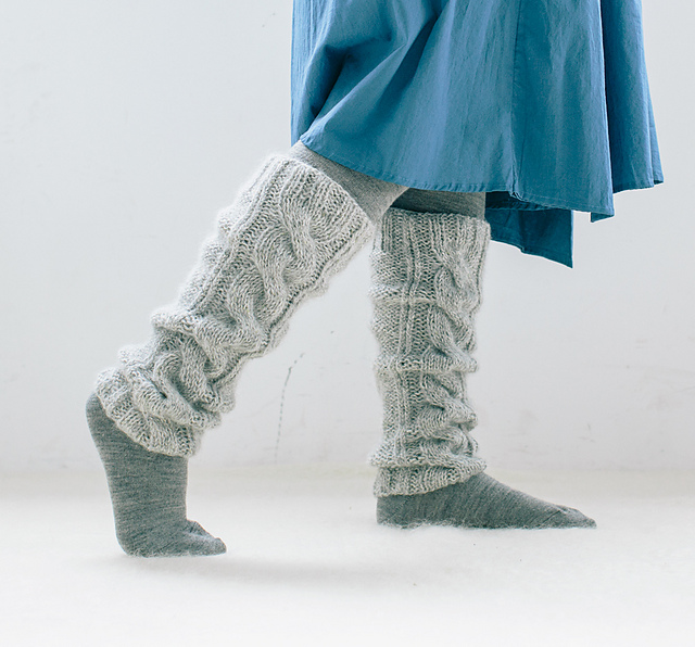 p.26 Cable pattern legwarmer