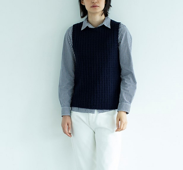 #03 Simple Textured Vest