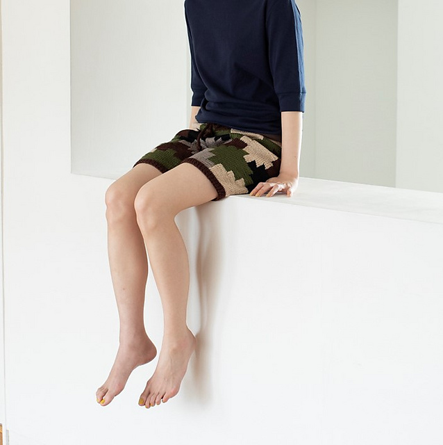 n. Intarsia pants