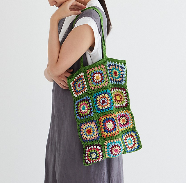 26 Granny Motif Bag