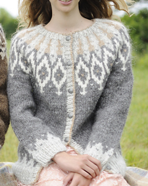 #05 Ladies' Cardigan