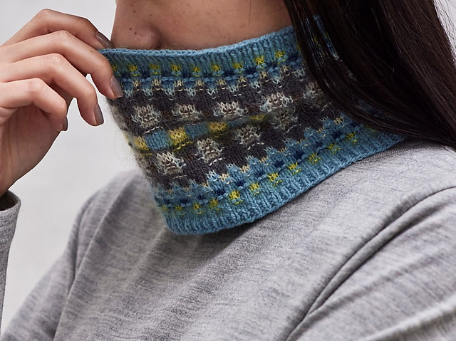 #21 Bohus Pattern Neckwarmer