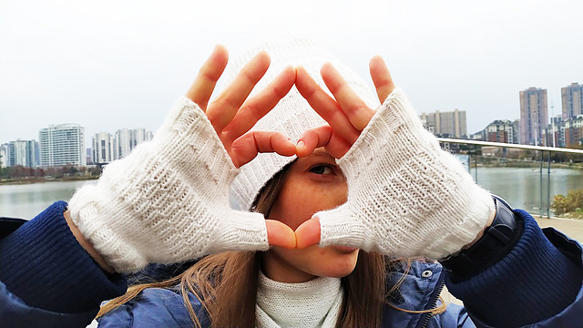 Cute and soft fingerless mitts Snowdrop
