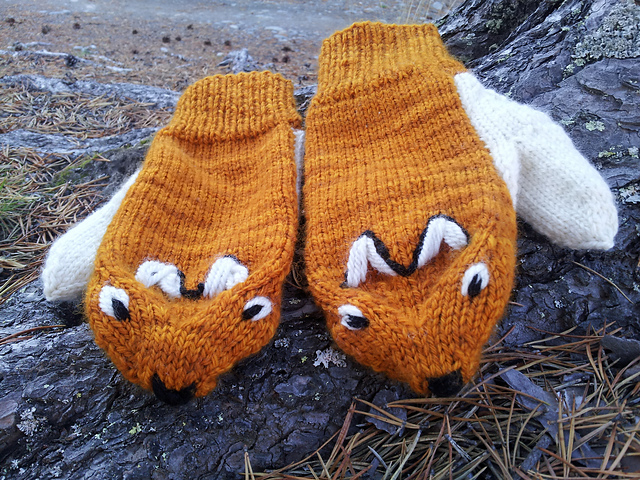 Red fox mittens