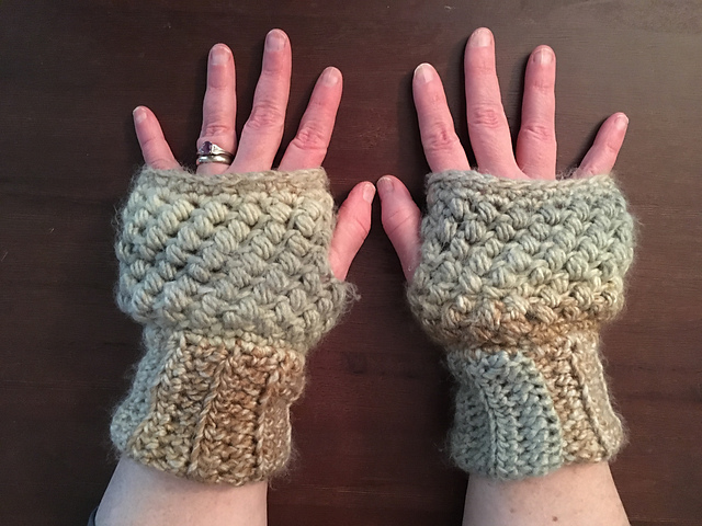 Bean Stitch Fingerless Gloves