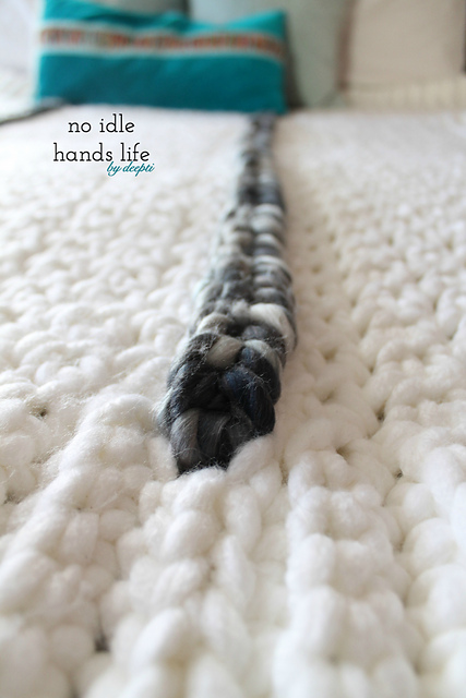 Cozy, Chunky Throw Blanket